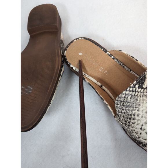 Madden Girl Snakeskin 7M Slide slip-on Flat See Small Damage Photo Chopstick - Picture 4 of 8